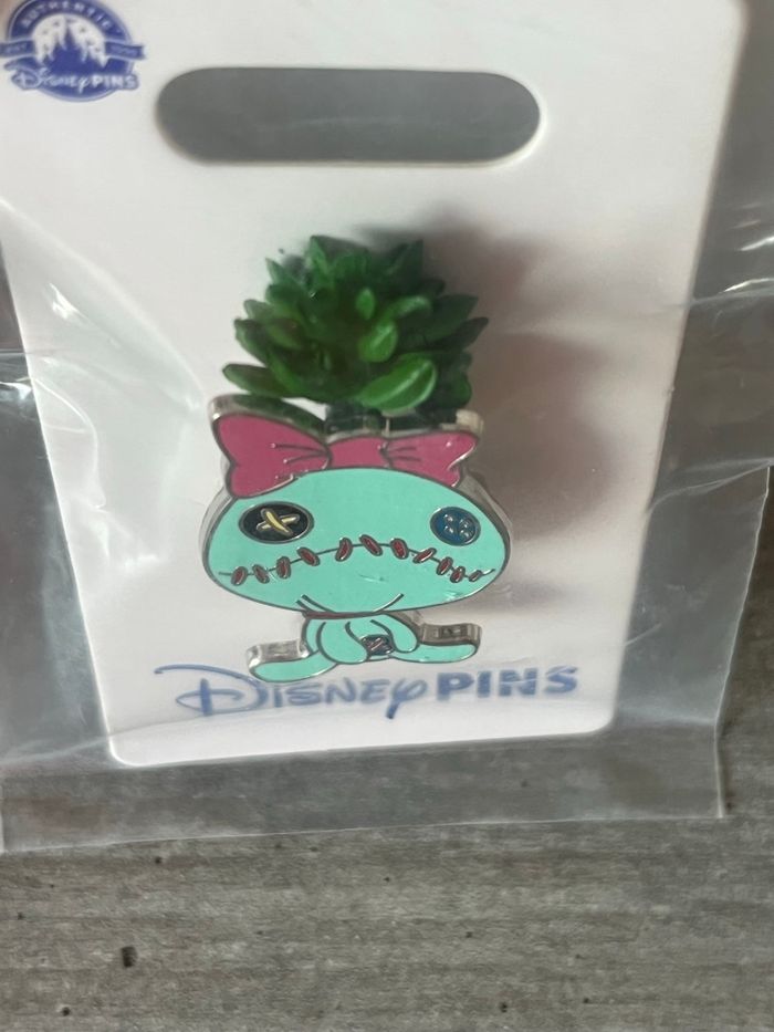 Pins Stitch doudou Scrump - photo numéro 5