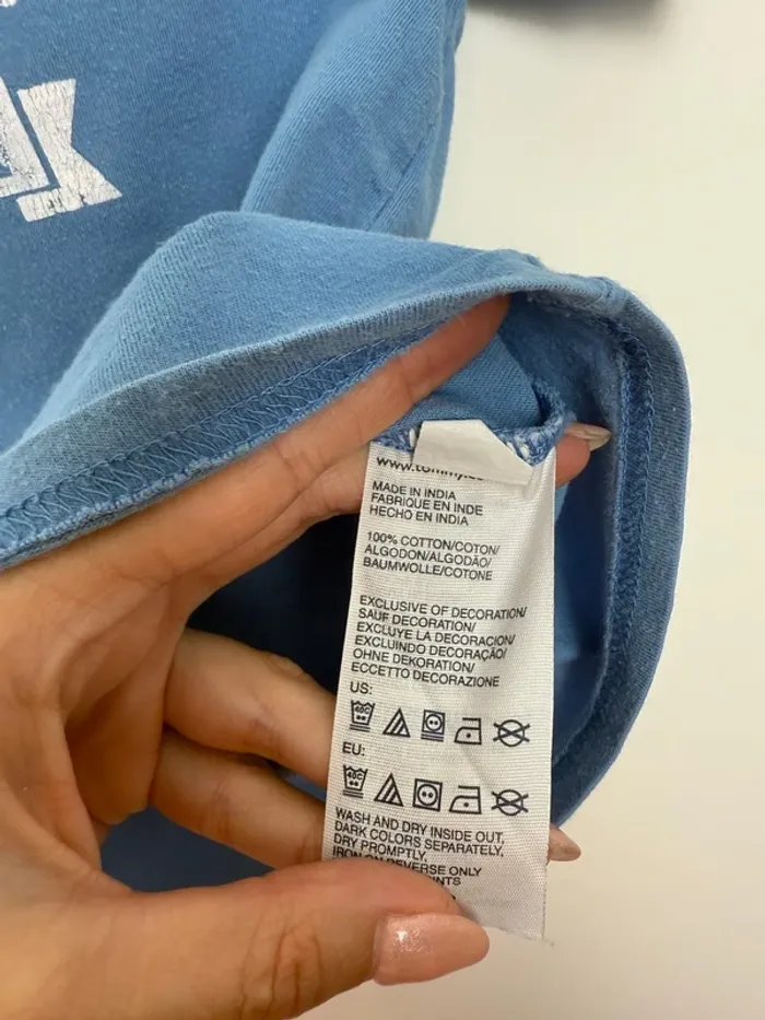 T-shirt Tommy Hilfiger garçon 2 ans bleu très bon état - photo numéro 4