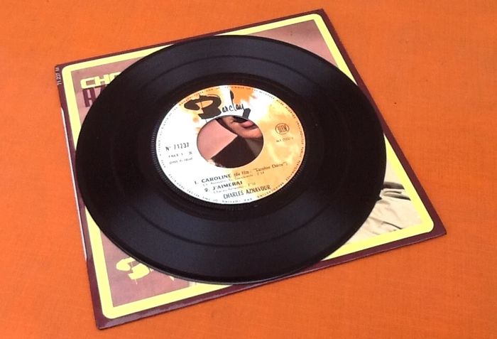Vinyle 45 tours Charles Aznavour Caroline (1968) Barclay 71237 - photo numéro 5