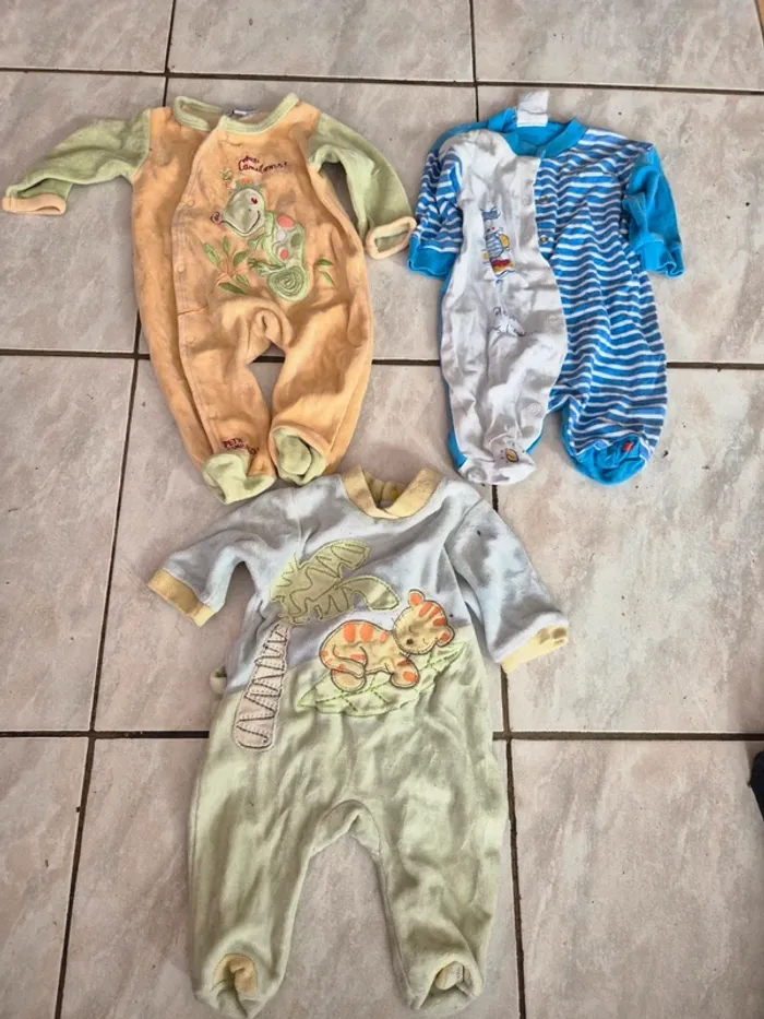 Lot n°3 vêtements bébé garçon 1 mois - photo numéro 3