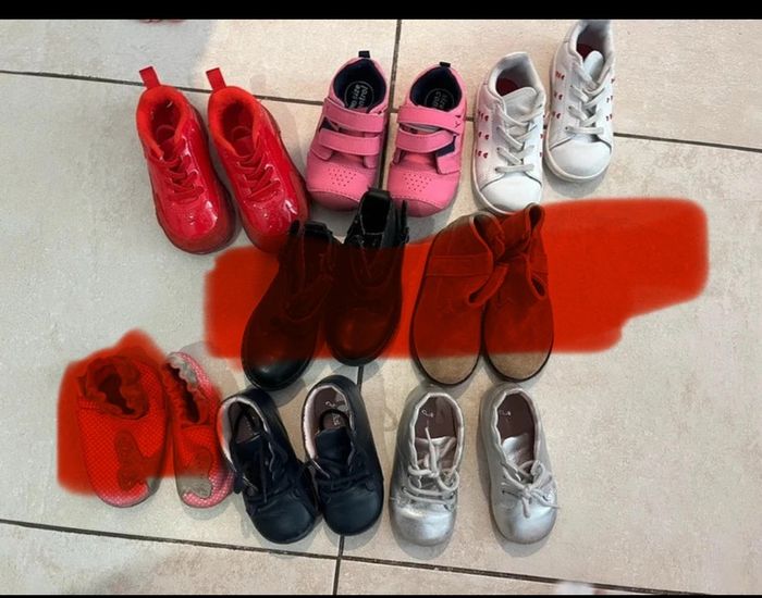 Lot chaussures 22