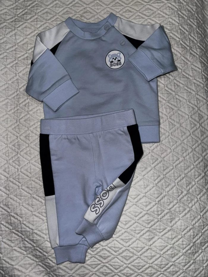 Jolie tenue Hugo Boss état neuf