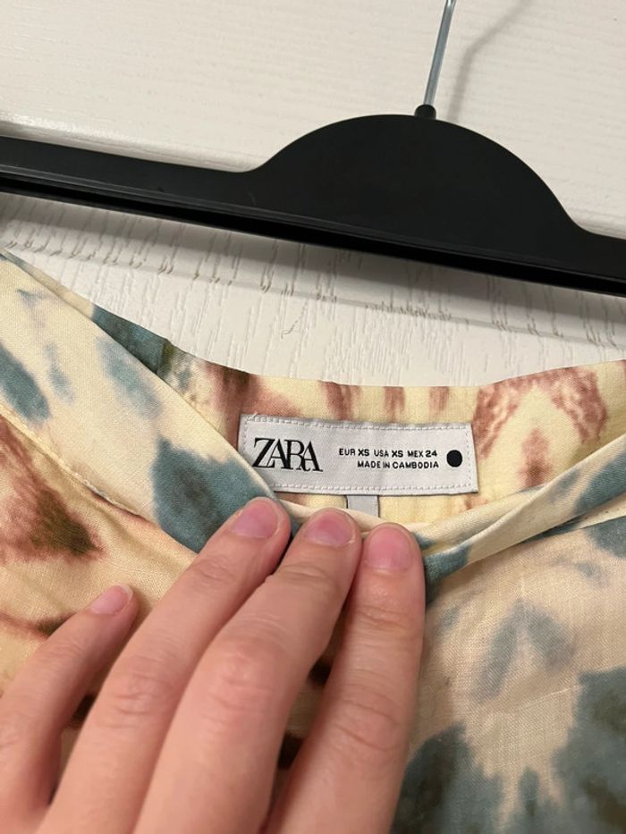 Pantalon fluide jaune pale vert et marron marque Zara taille xs - photo numéro 2