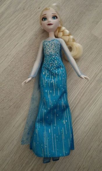 Poupee Elsa Reine des neiges