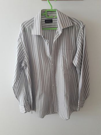 Chemise rayée grise et blanche manches longue