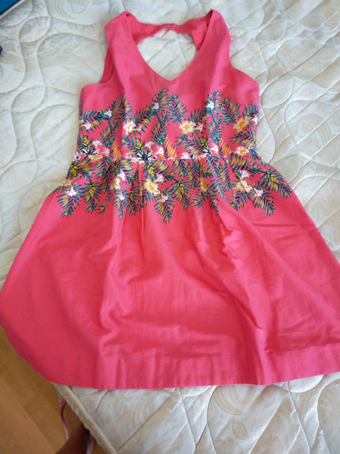 Très jolie robe fleurie