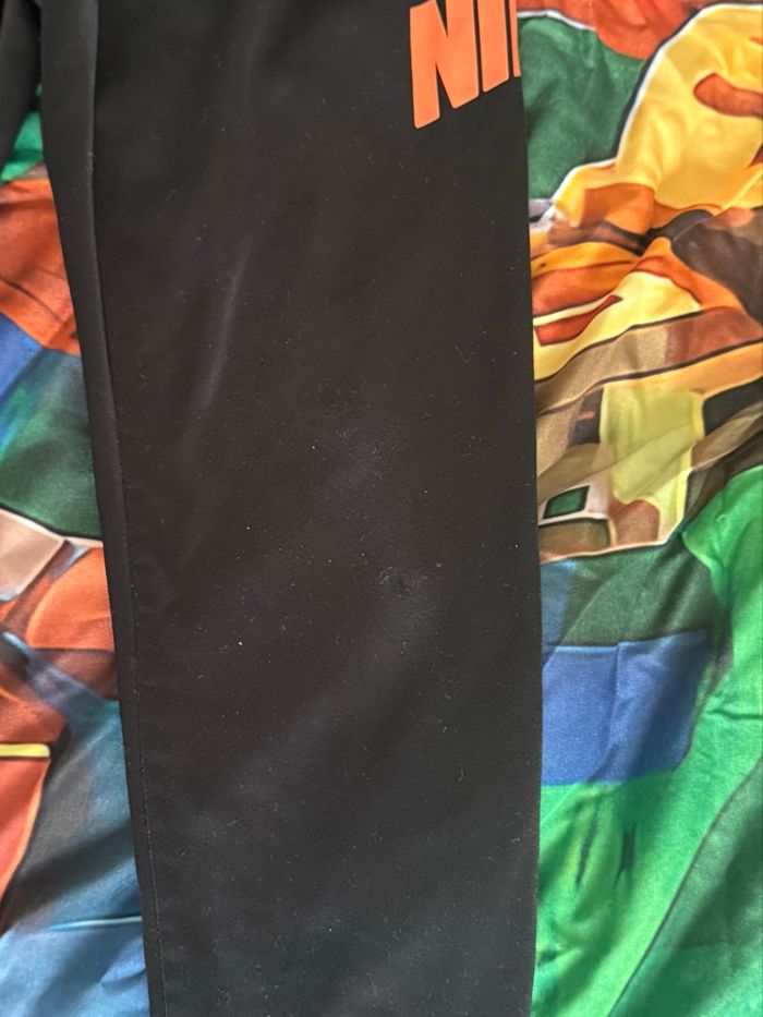 Sûrvetement Nike Noir et Orange - photo numéro 4