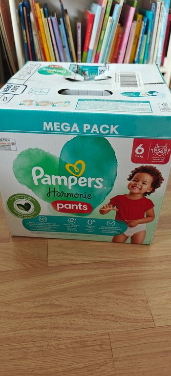 56 Couches Pampers harmonie pants taille 6 neuf