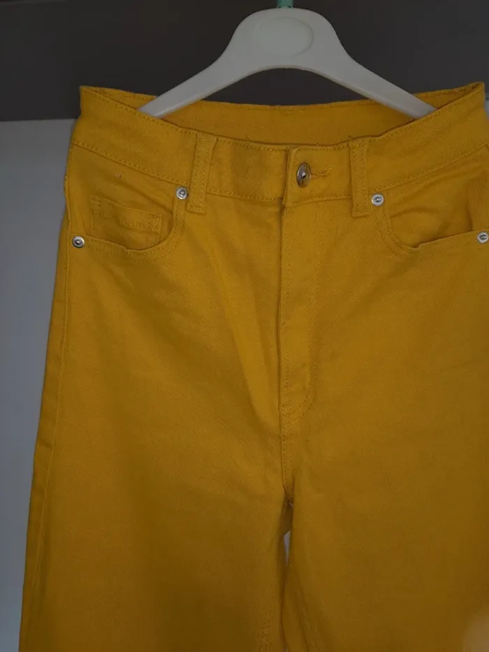 Jean moutarde taille 34 - photo numéro 2