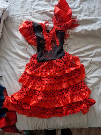 Robe flamenco rouge a pois noir