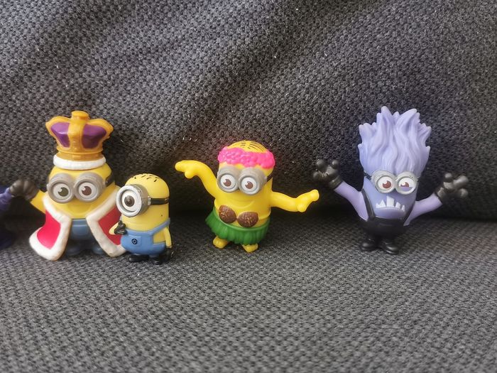 Lot de figurines minions - photo numéro 3