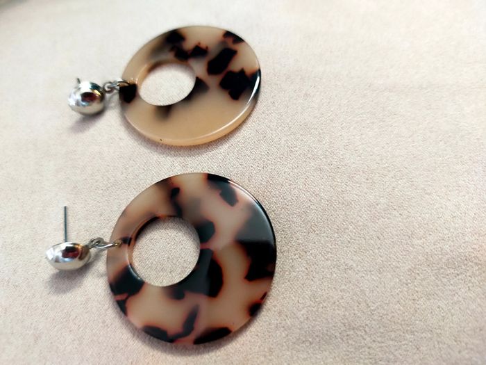 Boucles d’oreilles rondes effet écaille – Style vintage chic - photo numéro 6