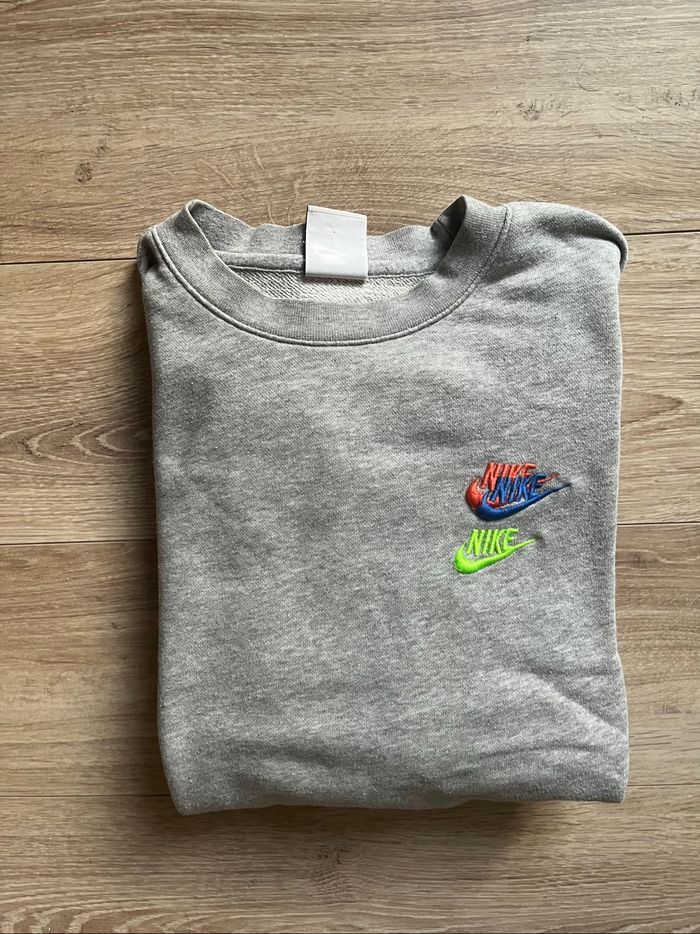 Pull Nike gris - photo numéro 4