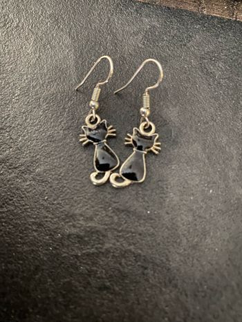 Boucles d’oreilles chat noir