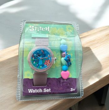 Montre Stitch