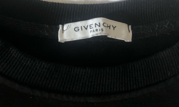 Pull Givenchy - photo numéro 2
