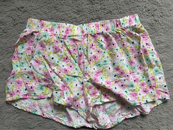 Short à fleurs
