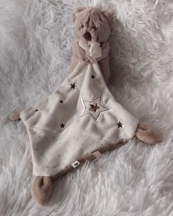 Doudou peluche ours gris avec mouchoir blanc ,beige et étoiles-Pomette