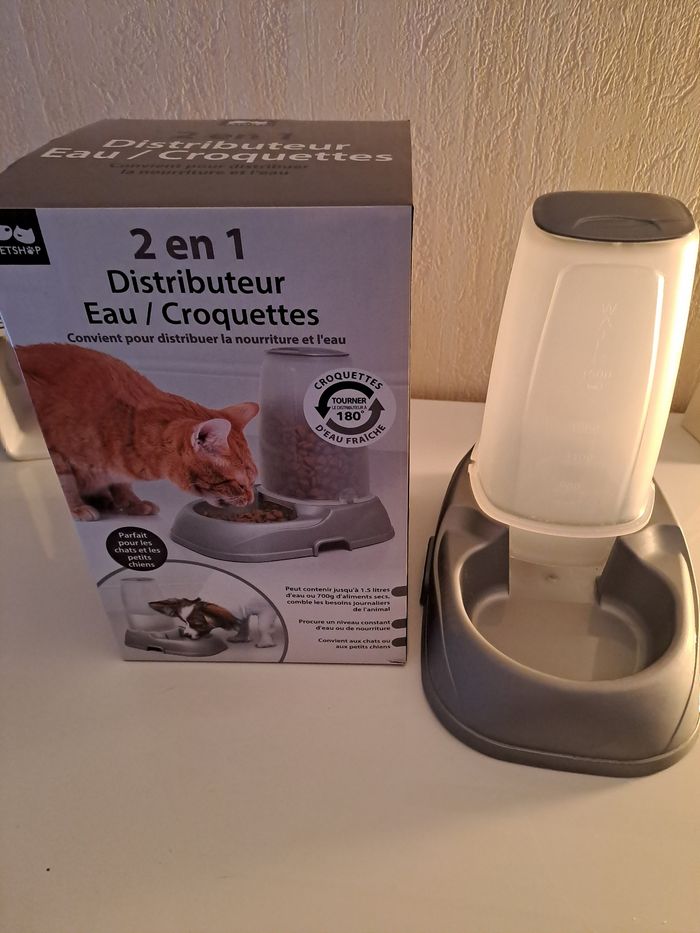 Distributeur eau/croquettes