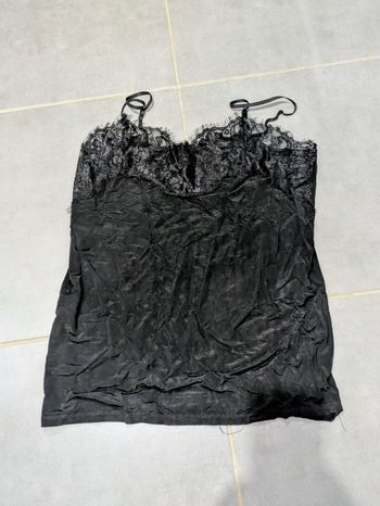 Débardeur noir avec dentelle