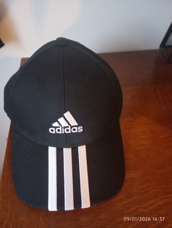 Casquette adidas neuf 