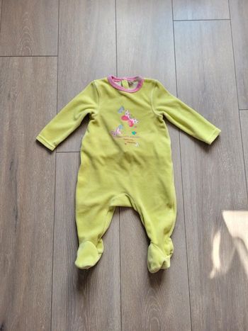 Pyjama vert. Fille 12 mois. Marque Orchestra