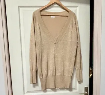 Pull fin col V beige à paillettes doré, taille 42