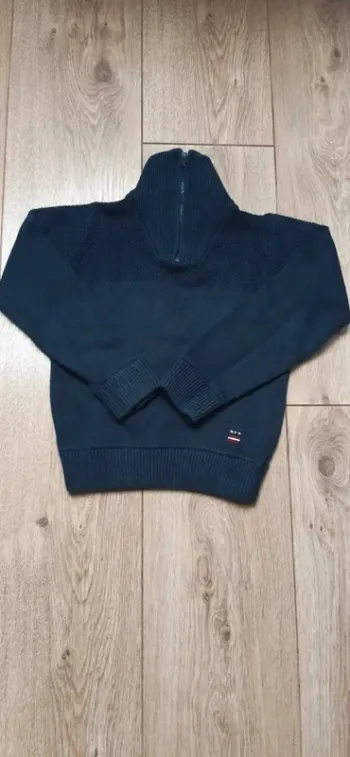 Pull tape à l'oeil "camionneur " bleu foncé 4 ans état comme neuf