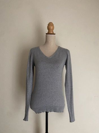 Pull col v gris