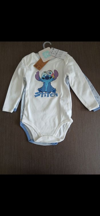 Lot de deux bodies Disney stitch 18 mois
