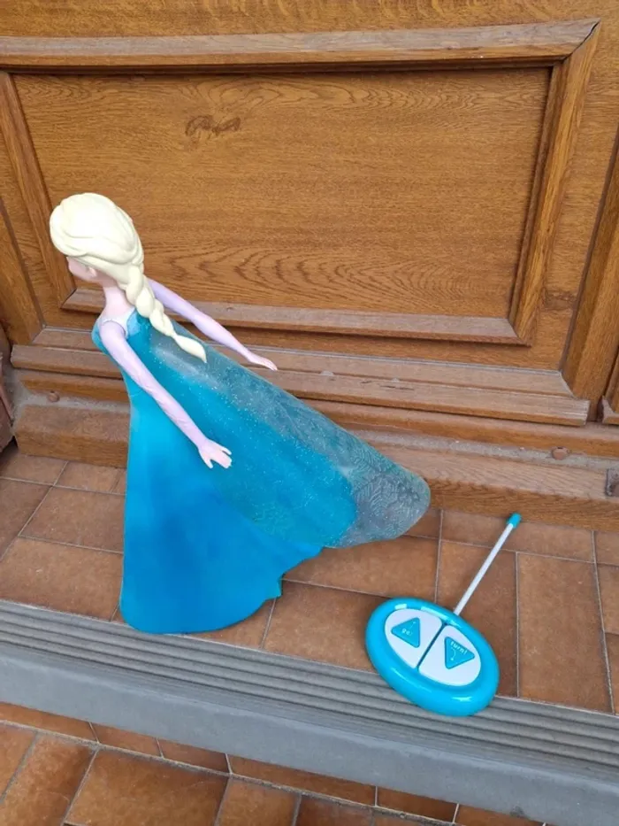 Elsa reine des neiges frozen radiotelecommande - photo numéro 4