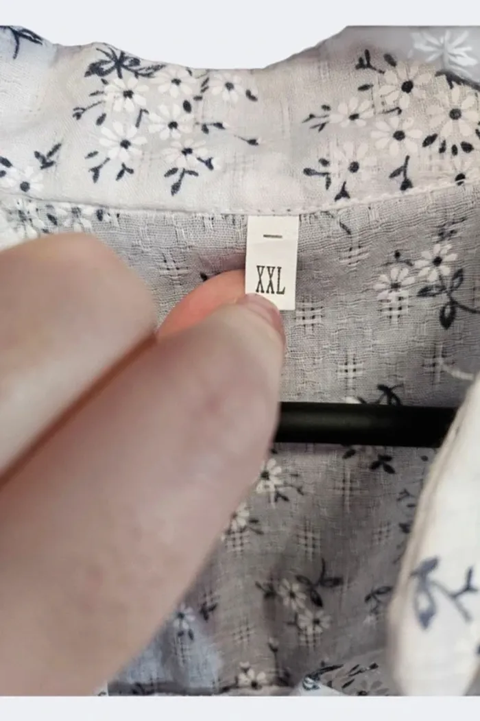 Joli chemisier léger T44 - photo numéro 3