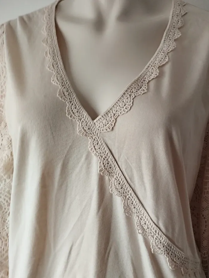 Blouse crème Blancheporte 42/44  manches en "dentelle" - photo numéro 2