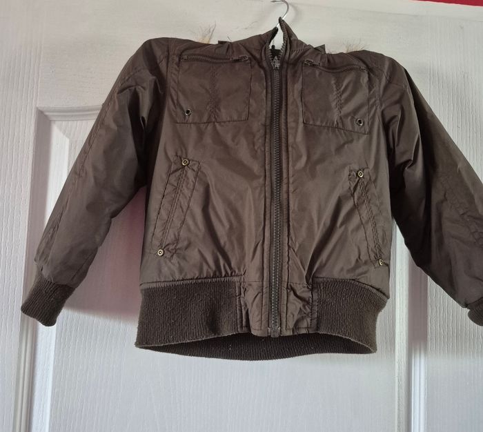 Gros lot vêtements 6ans - photo numéro 3