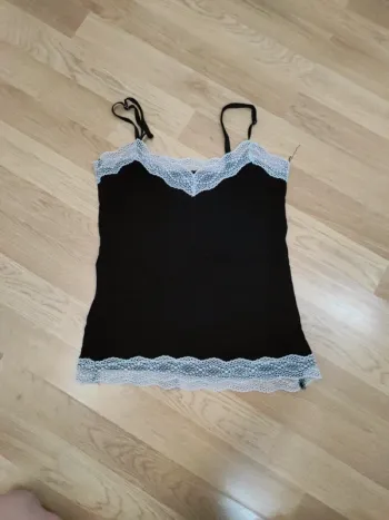 Débardeur noir dentelle