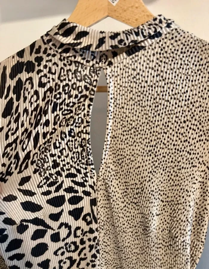 Robe dos nu léopard manche longue asos - photo numéro 3