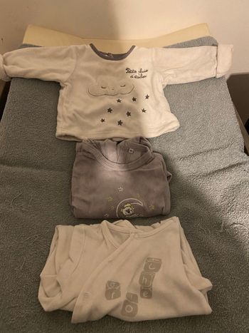 Lot 4 pyjamas + 1 haut