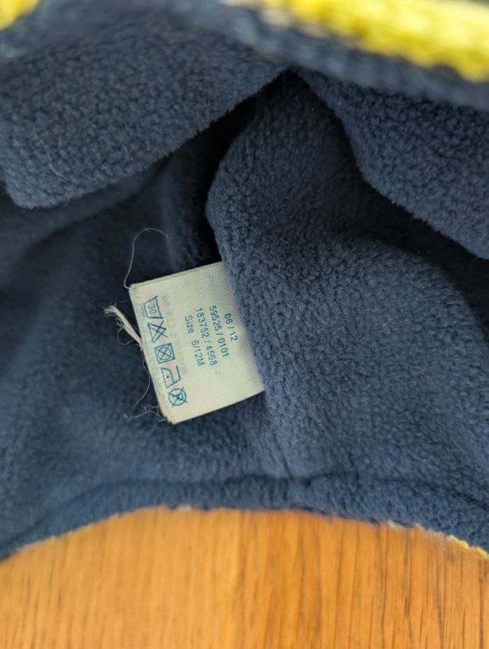 Bonnet 6-12 mois avec attache sous le cou - photo numéro 3