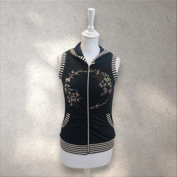 Veste à capuche satinée à motifs brodés sans manche taille S