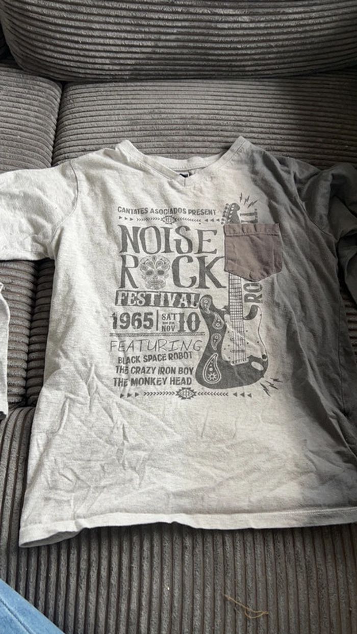 Tee shirt manches longues kiabi taille 12ans