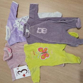 Lot de 4 pyjamas velours taille 3 mois