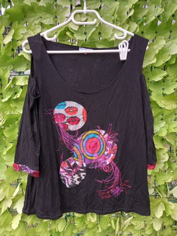 Top épaules découvertes noir avec motifs Taille : 5