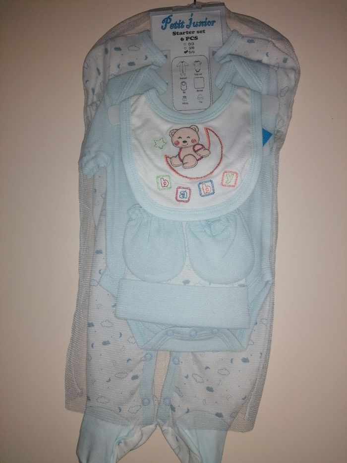 Trousseau de vêtements 6 9mois