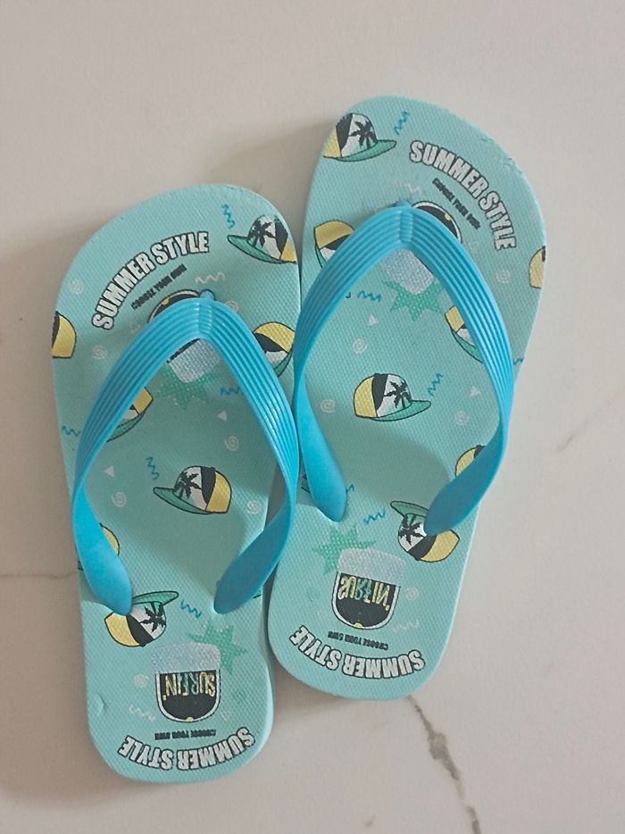 Tongs pointure 33 /34 - photo numéro 2