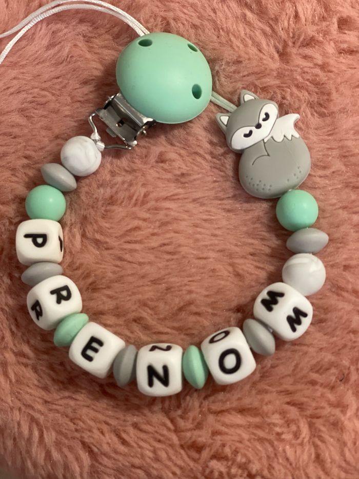 Attache tétine renard