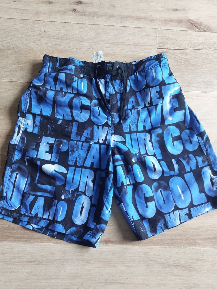 Short de bain taille M OWK