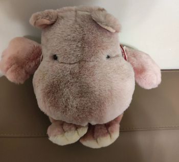 peluche rose hippopotame et blanc