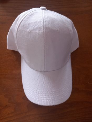 Casquette réglable