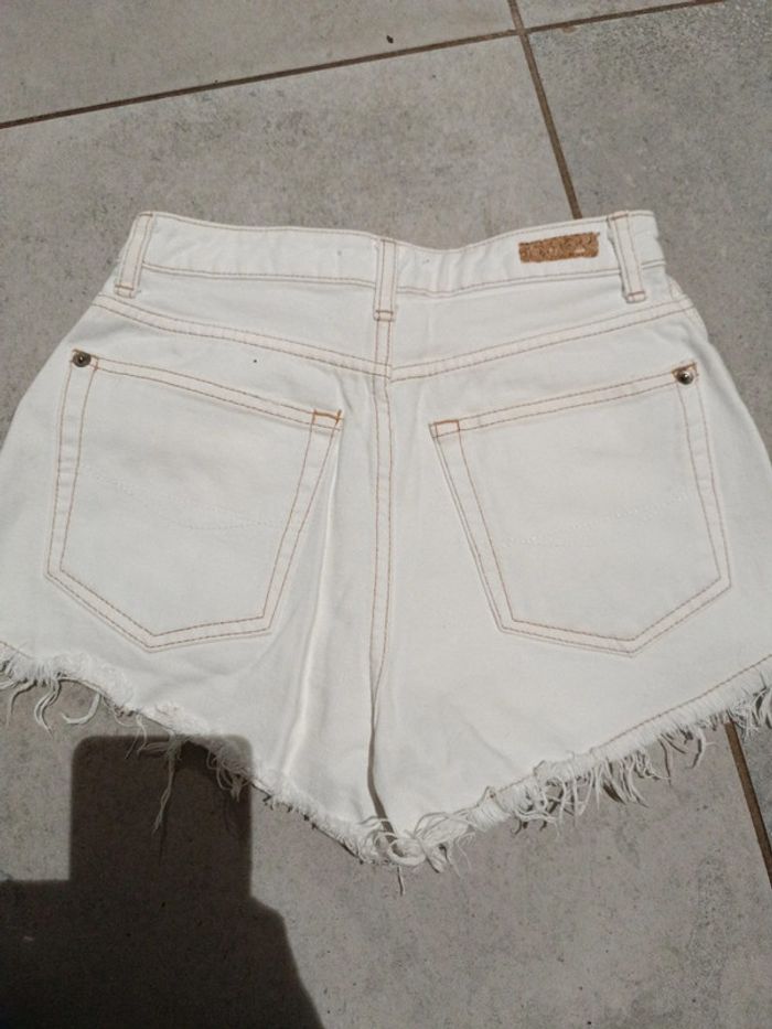 Short blanc - photo numéro 3
