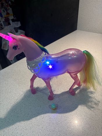 Licorne Barbie lumineuse
